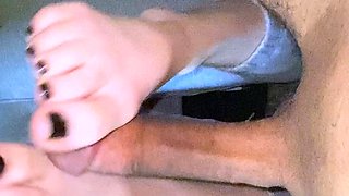 Blonde amateur milf does anal on pov camera 21
