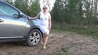 Molten COUGAR on the road lures with her arse