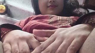 New viral mms video cutest girl fuck her pussy himself