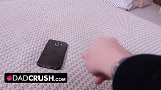 Dadcrush - wrong number! kinky stepdaughter sends her stepdad nudies by error and makes him jizz
