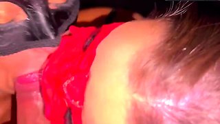 Casais trocam de parceiros em uma noite de sway em um clube