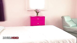 Horny MILF Makes Her Girl Shake On Her Tongue