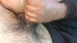 Bhabhi ne devar ka hath se lund ka pani nikala