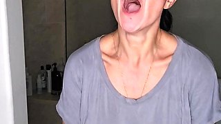 Brunette Solo Webcam Masturbation