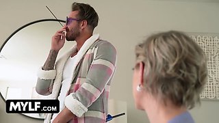 Palace inspector Dee Williams gets hard fucking and anal creampie from teenage stud - mylf classics