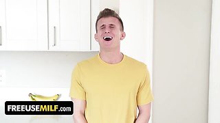 Bendy Crystal Clark's big ass porn