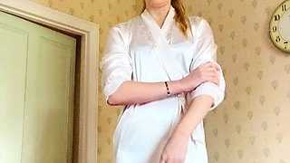 Blonde solo jerking off