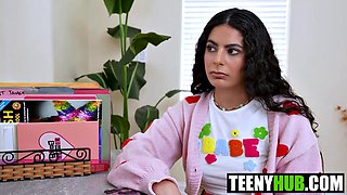 Penelope Woods Vs Angel Gostosa: Oily Lesbian Stepsister Pool Clash