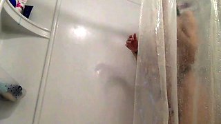 Amateur young teen solo masturbation on her livingroom