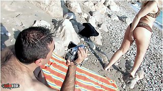 Martina Vidal - Nasty Amateur Couple Fucking On The Beach While All Other Tourists Are Watching