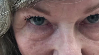 Sexy Mature Wife Sucks and Swallows! Maxxximummilf