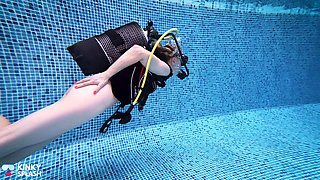Lucy's Naked Scuba Wank Underwater Orgasm