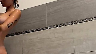 Blonde Gets Fucked in the Shower by the Neighbor, He Bars Her Pussy. Creampie