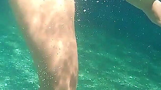 Kinky Couple - Curvy Big Ass Sardinia Beach