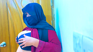 Egyptian Hot Maid Gets Super Horny & Start Masturbat in Office Room & Boss Start Handjob by Saw Her