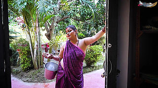Desi Hot Dudhwali Hardcore Fuck with Her Customer When He Alone at Home Full Movie ( Hindi Audio)