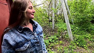 Incredibly Sexy Amateur MILF Blowjob