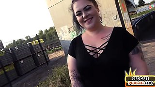BBW public lady with tattoos fucked outdoor by sex date