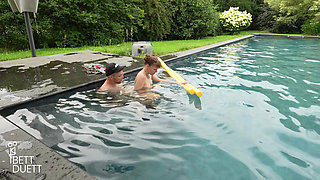 First Pool Fuck on Vacation!!