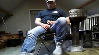 Big-Cock Farmer Daddy Jerks Off