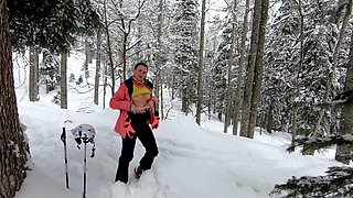 Exhibitionist Skiing: Blonde Flashes in Cable Car