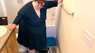 Big Boobs MILF Do A Tit Fuck