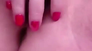 An older woman loves to cum with a vibrator