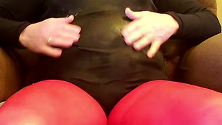 Gay crossdress, in nylon masturbates and cum.