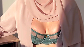 Hijabi Aliyah Gives You Cum Eating Instructions