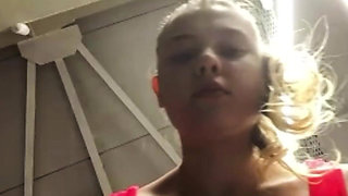 Sexy Training in the Gym in Leggins