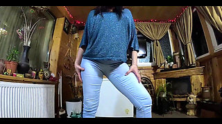 Cameltoe MILF Twerks in Jeans Blowjob & Cum All Over My Puffy Jacket 334