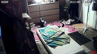 MILF Uses Fucking Machine and Squirts on Cam