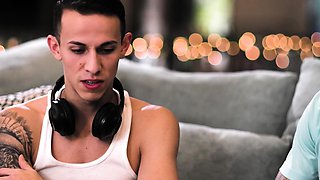 Bearded inked zaddy spoiling sophomore