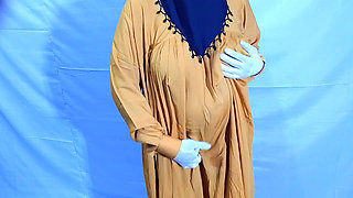 Indian Muslim Hijabi Beautiful Wife Satisfying Her Sexual Hunger With Her Hands - Clear Hindi