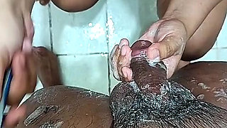 Let her Shaved it before sucking it