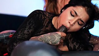 Hot interacial threeway with big bum mummy and Arab