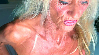 Hottest Mature Woman Sienna Diamond Strips & Spreads Her Pussy on a Live Videocall