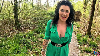 Italian Girl Gets Her Pussy Licked Well in Camporella and Gives a Blowjob