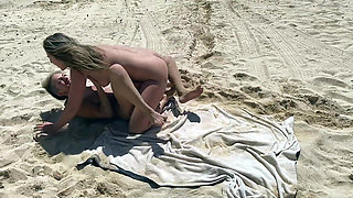 Lora Cross Vs Sinthia Bee Sex Fight on the Beach